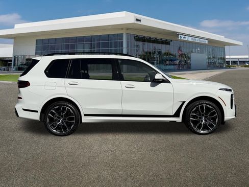 Certified 2024 BMW X7 xDrive40i w/ M Sport Package AWD/4WD image 12