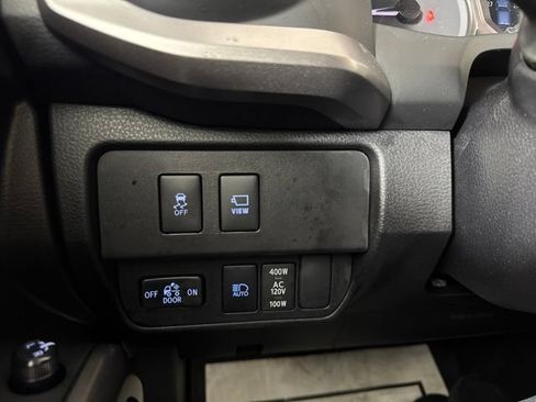 Used 2023 Toyota Tacoma Limited w/ Truck Exterior Package (TMS) AWD/4WD image 18