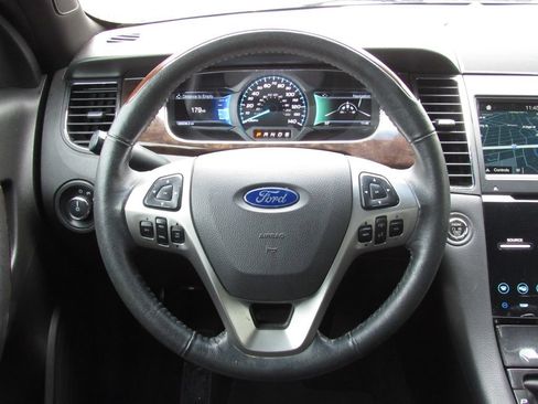 Used 2018 Ford Taurus Limited AWD/4WD image 23