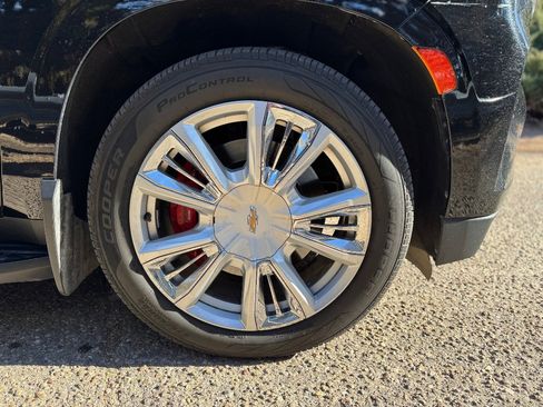 Used 2021 Chevrolet Suburban High Country image 4