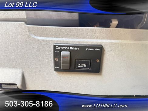 Used 2009 Ford E-350 and Econoline 350 Extended Super Duty RWD image 4
