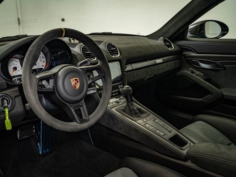 Used 2024 Porsche 718 Cayman GT4 RS w/ Weissach Package image 4