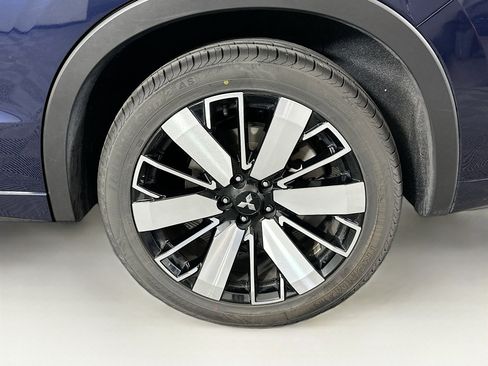 Used 2025 Mitsubishi Outlander SEL image 11