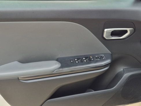 Used 2025 Kia K4 FWD image 10