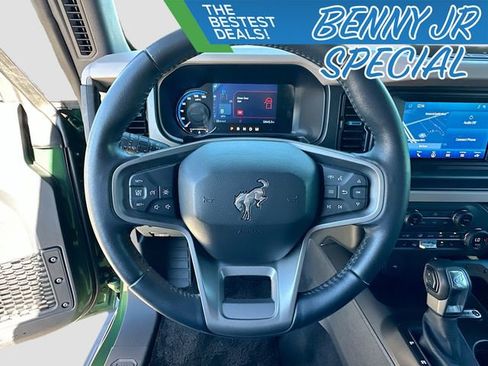 Used 2023 Ford Bronco Wildtrak image 11