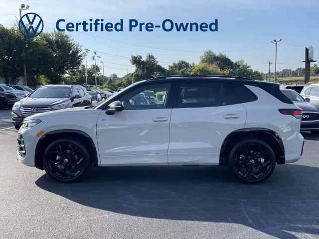 Certified 2026 Volkswagen Tiguan SE R-Line FWD image 4