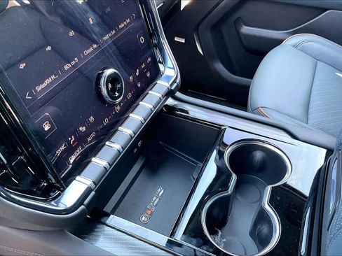 New 2026 GMC Yukon XL AT4 w/ AT4 Premium Package AWD/4WD image 11