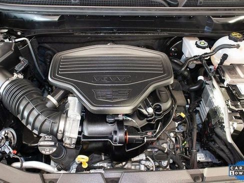 Used 2025 Cadillac XT5 Premium Luxury image 3