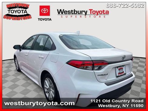 Used 2023 Toyota Corolla LE w/ LE Convenience Package FWD image 6