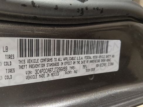 Used 2018 Dodge Journey SE image 33