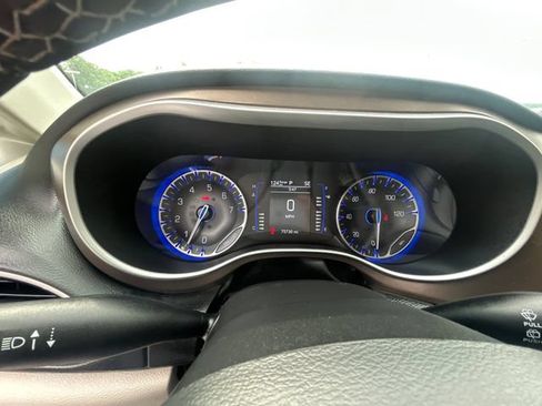 Used 2023 Chrysler Voyager LX FWD image 18