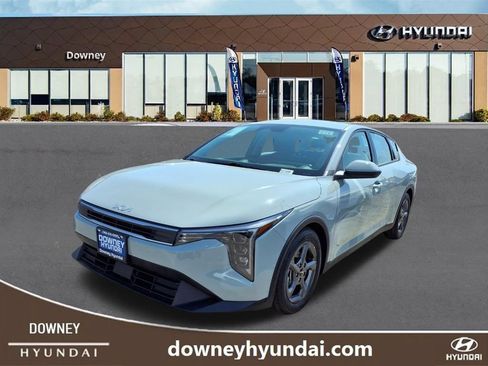 Used 2025 Kia K4 FWD image 1