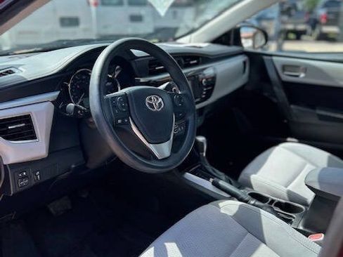 Used 2015 Toyota Corolla LE FWD image 14