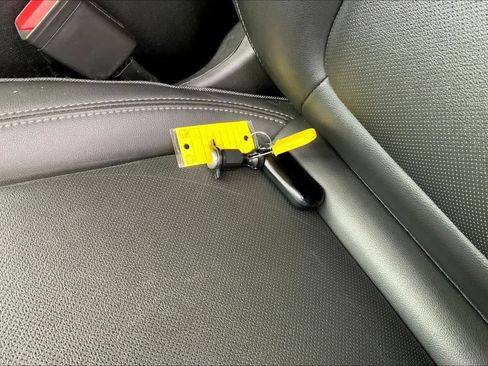 Used 2024 Buick Encore GX Sport Touring image 14