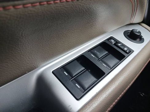 Used 2014 Jeep Compass Latitude FWD image 18