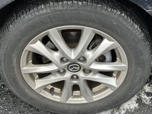 Used 2015 MAZDA MAZDA3 i Touring image 10