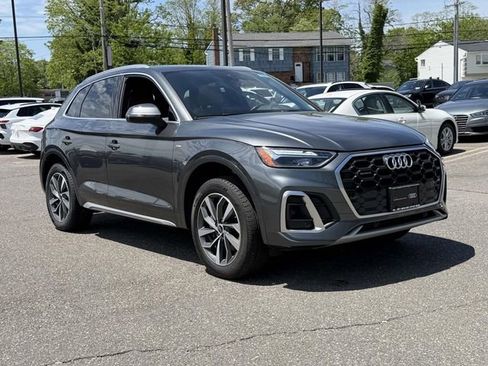 Used 2024 Audi Q5 2.0T Premium w/ Convenience Package AWD/4WD image 2