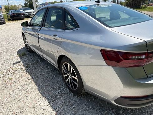 Used 2025 Volkswagen Jetta SE FWD image 7