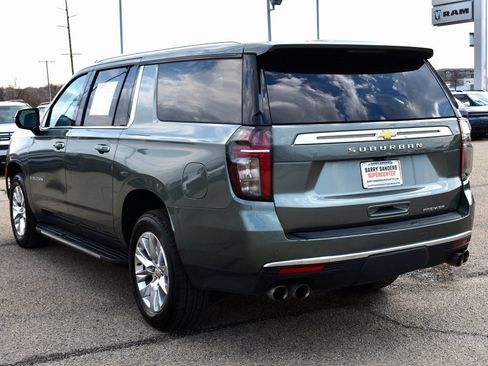 Used 2023 Chevrolet Suburban Premier image 4