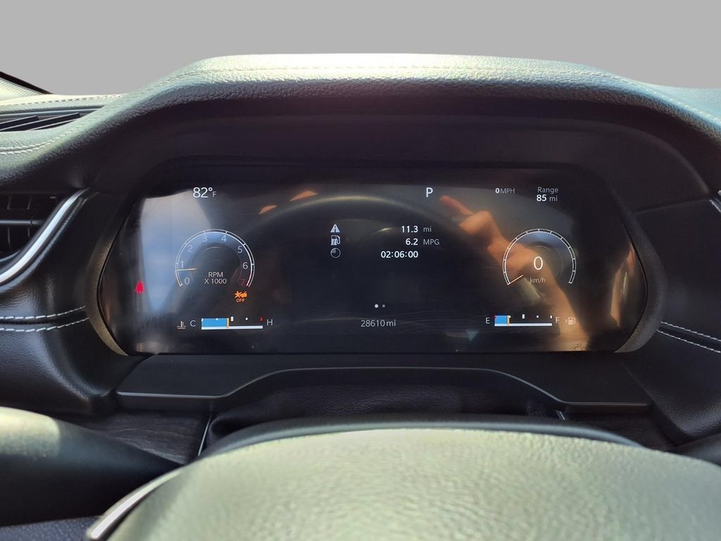 Used 2022 Jeep Grand Cherokee Limited AWD/4WD image 16