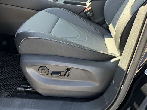 New 2026 Volkswagen Tiguan SE FWD image 13