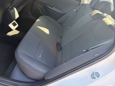 Used 2025 Kia K4 LXS image 33