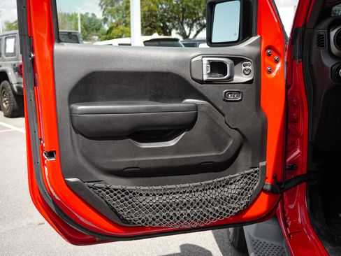 Used 2018 Jeep Wrangler Unlimited Sport S image 13