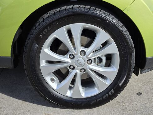 Used 2015 Kia Soul + image 13