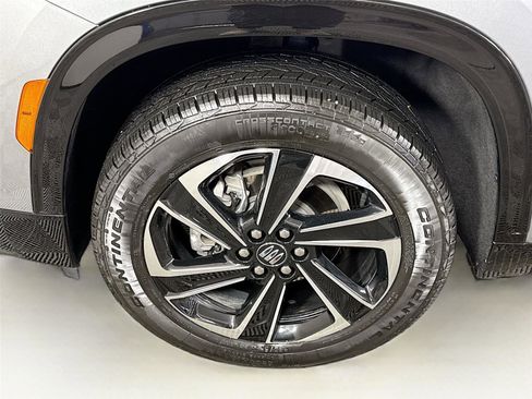 Used 2025 Buick Enclave Sport Touring AWD/4WD image 8