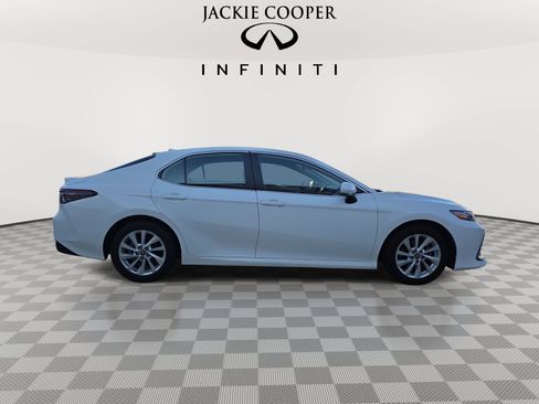 Used 2023 Toyota Camry LE FWD image 4