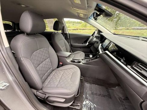 Used 2022 Kia Niro LXS FWD image 18