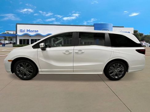 New 2026 Honda Odyssey Touring image 2