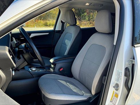 Used 2022 Ford Escape SE w/ SE Sport Appearance Package image 21