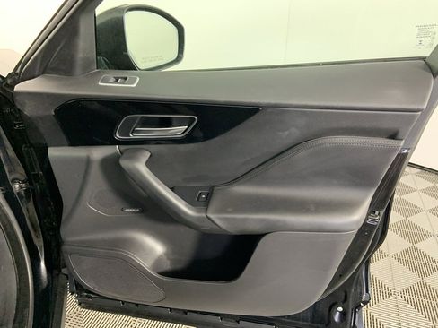Used 2018 Jaguar F-PACE Premium image 21