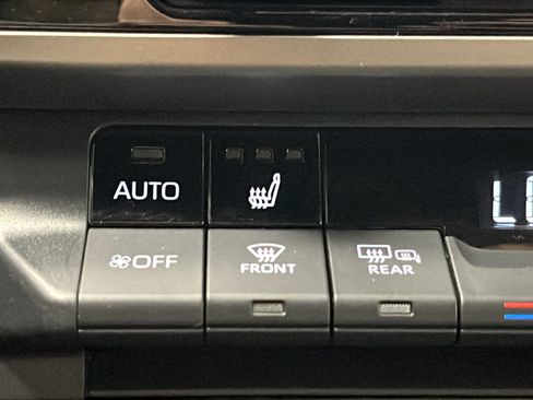 Used 2025 Toyota Camry SE w/ Convenience Package AWD/4WD image 28