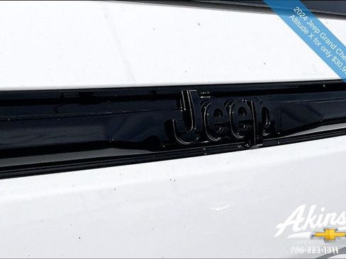 Used 2024 Jeep Grand Cherokee Altitude image 18