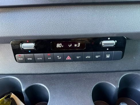 Used 2024 Mercedes-Benz Sprinter 2500 image 18