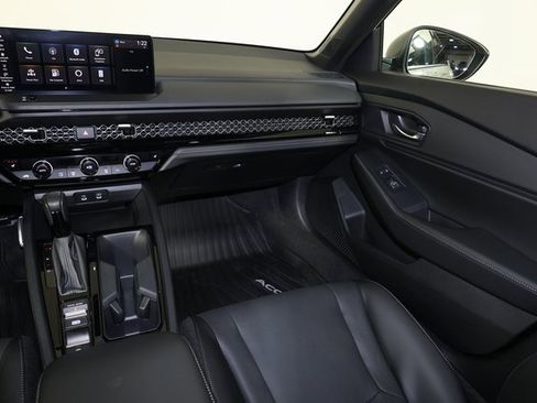 Used 2023 Honda Accord Sport image 11