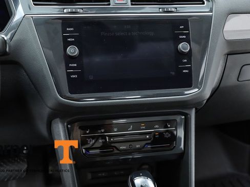 Used 2022 Volkswagen Tiguan SE image 25