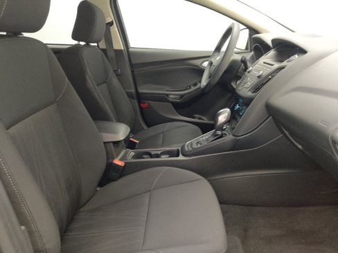 Used 2016 Ford Focus SE FWD image 21