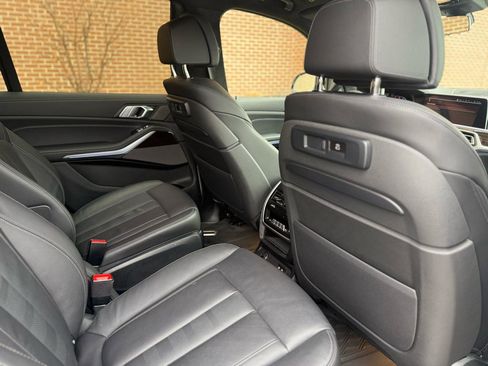 Used 2021 BMW X7 M50i AWD/4WD image 42