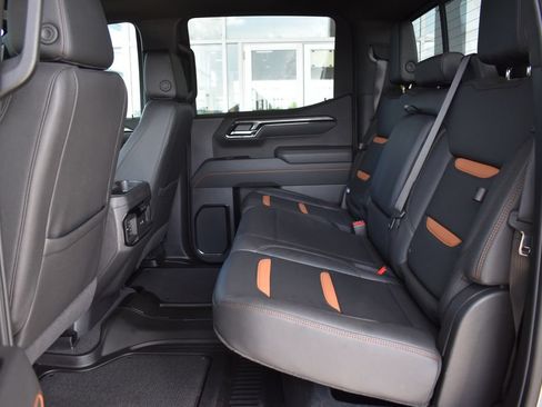 Used 2025 GMC Sierra 1500 AT4 w/ AT4 Premium Package AWD/4WD image 15