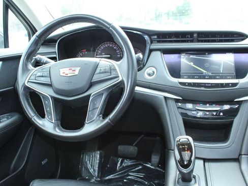 Used 2018 Cadillac XT5 Luxury w/ Driver Awareness Package image 36