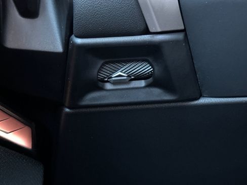 Used 2025 BMW X3 xDrive30i w/ Premium Package image 35