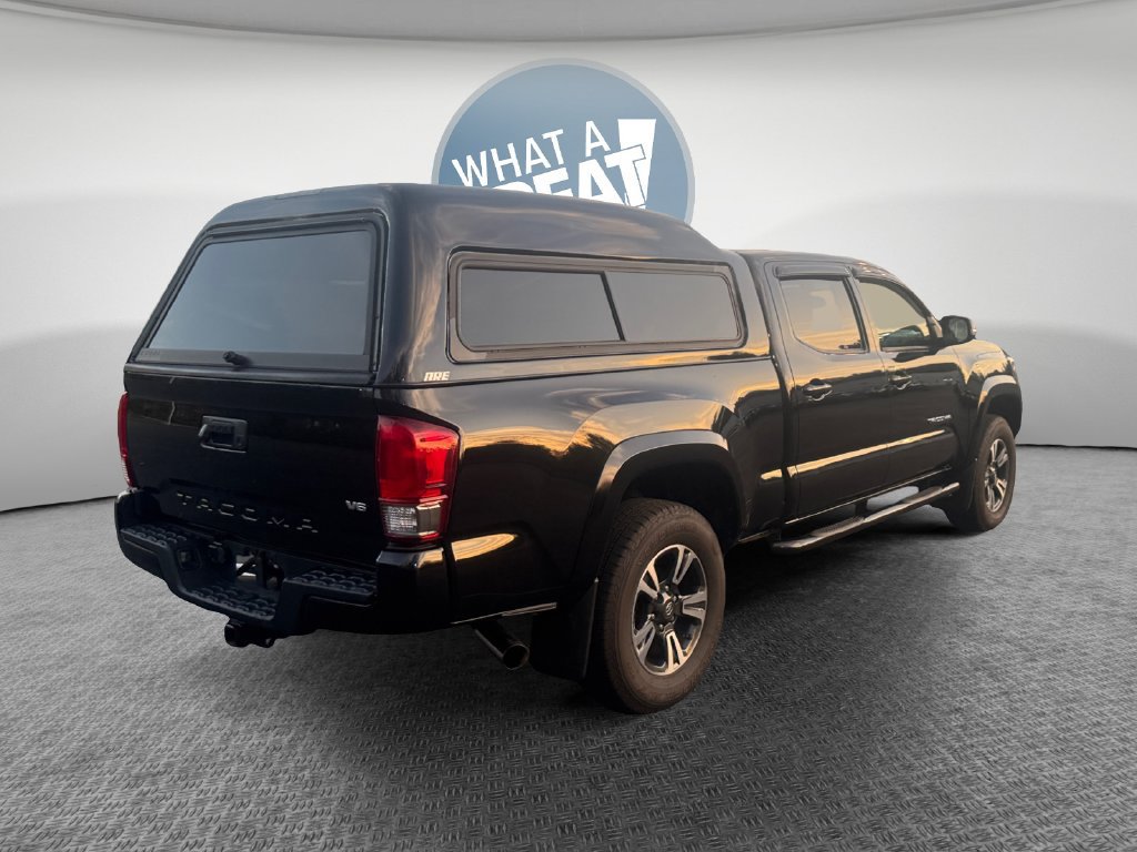 Used 2017 Toyota Tacoma TRD Sport w/ Tow Package AWD/4WD image 3
