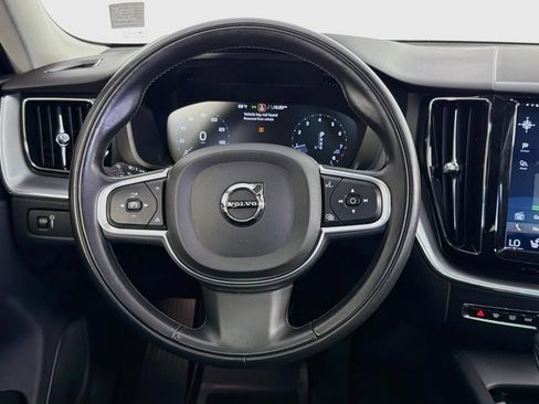 Used 2018 Volvo XC60 T5 Momentum w/ Convenience Package AWD/4WD image 14