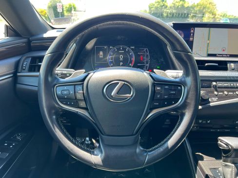 Used 2019 Lexus ES 350 w/ Premium Package FWD image 21