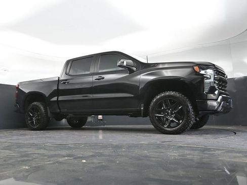 Used 2024 Chevrolet Silverado 1500 LT Trail Boss w/ LT Trail Boss Premium Package AWD/4WD image 31
