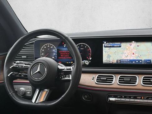 Certified 2025 Mercedes-Benz GLS 450 4MATIC image 22