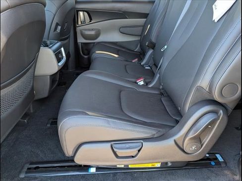 New 2026 Kia Carnival image 8